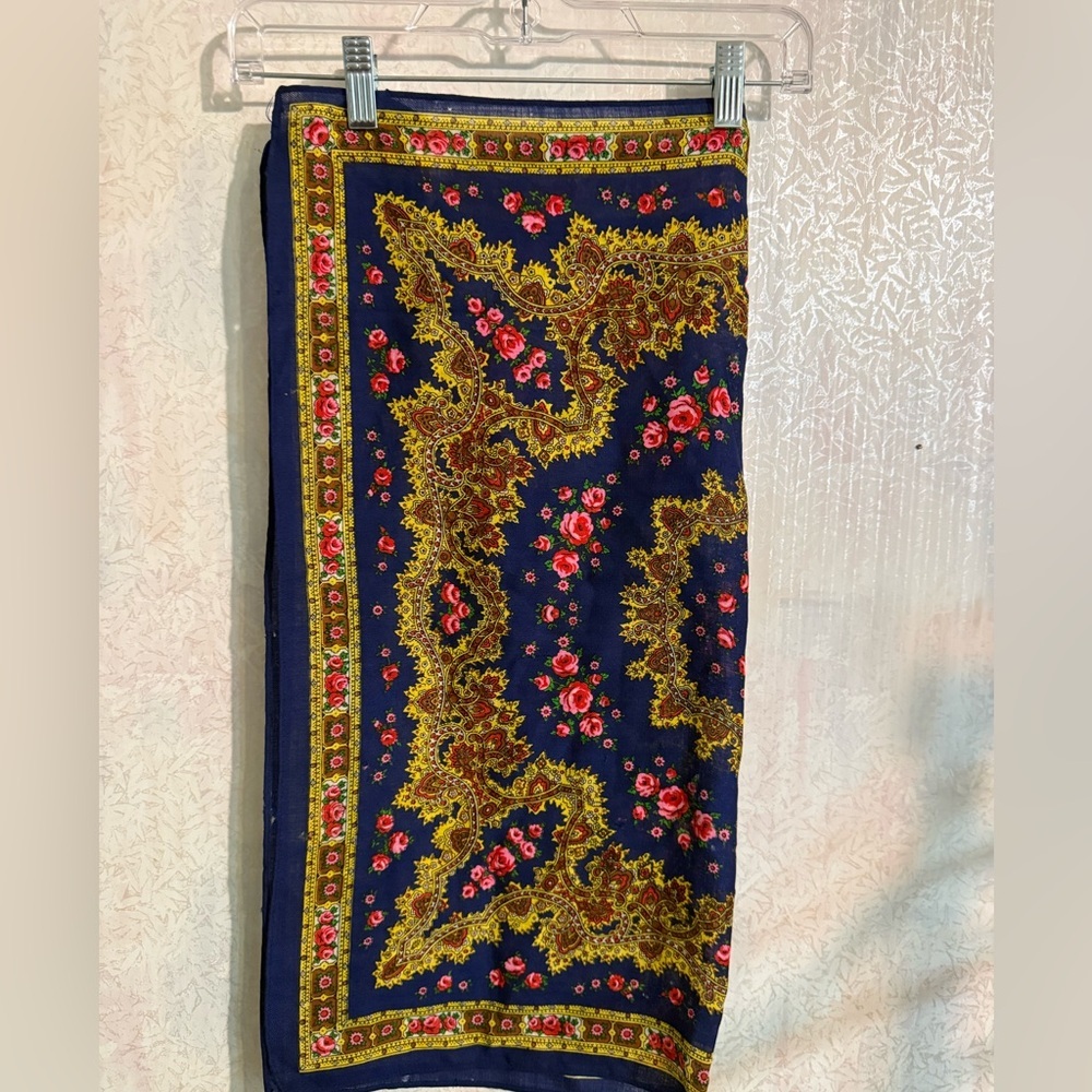 Pavlovo Posad style Russian wool shawl featuring a traditional floral pattern.